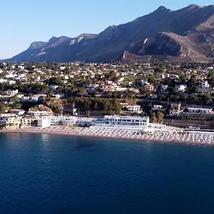 https://sporting-residence-club.sicilyhotelsitaly.net