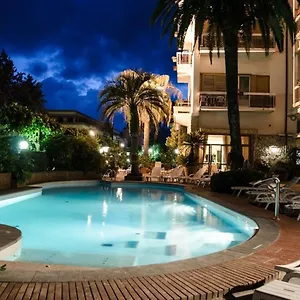 https://grand-hotel-tamerici-principe.it-tuscanyhotel.com
